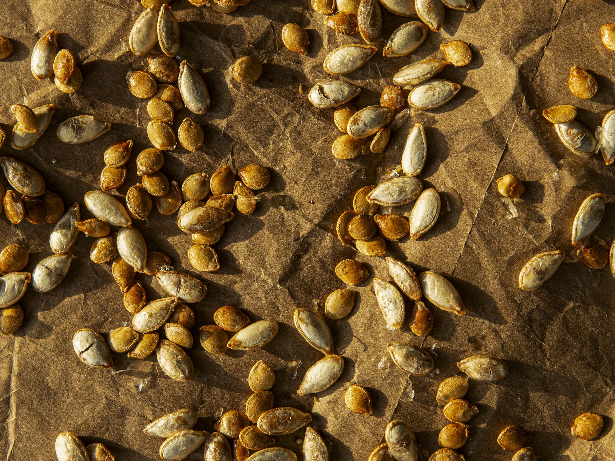 Geröstete Kürbiskerne: knuspriger Snack aus dem Ofen